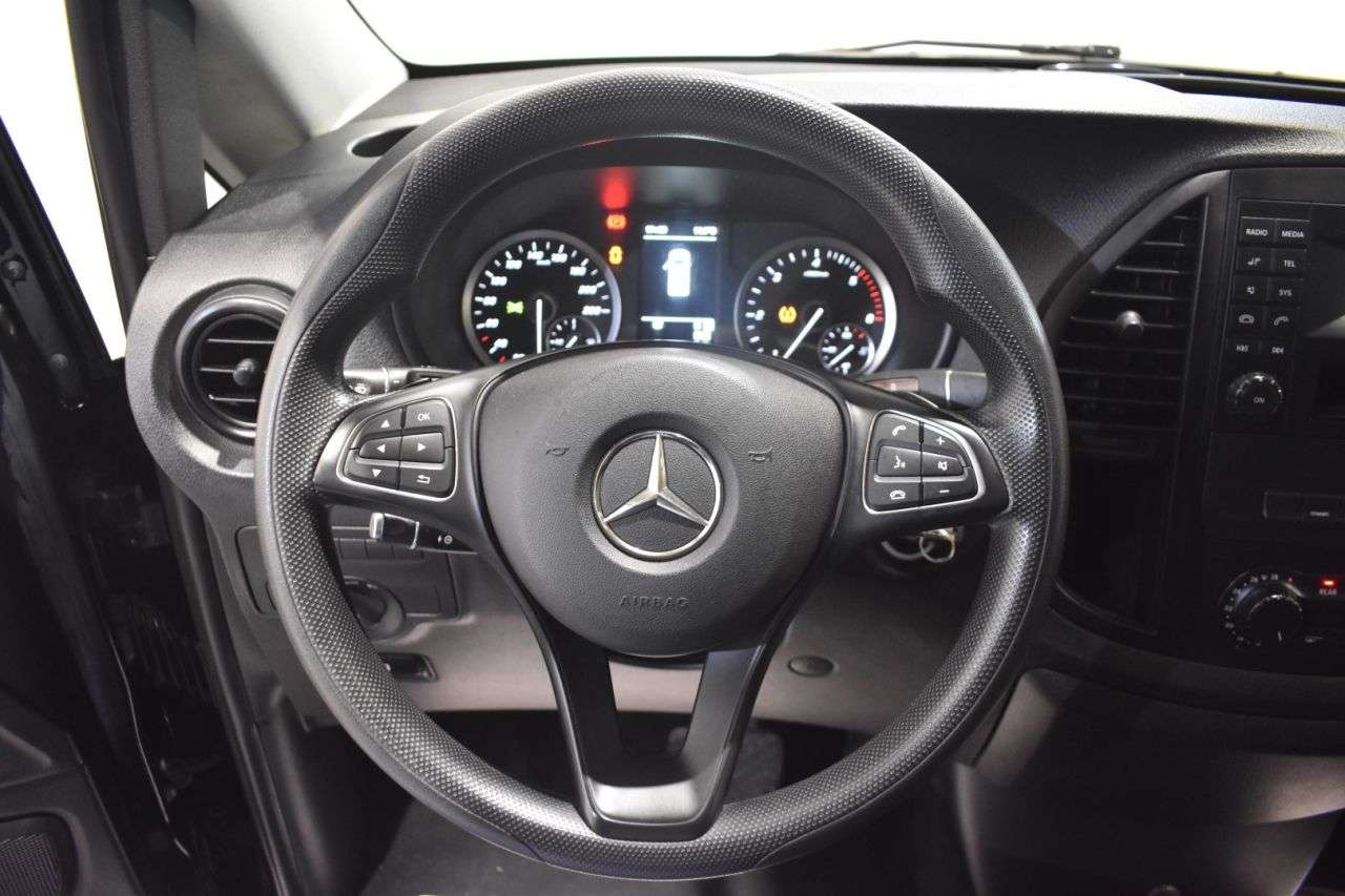 MERCEDES-BENZ VITO TOURER en Minoautos