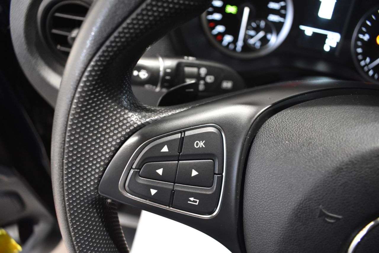 MERCEDES-BENZ VITO TOURER en Minoautos