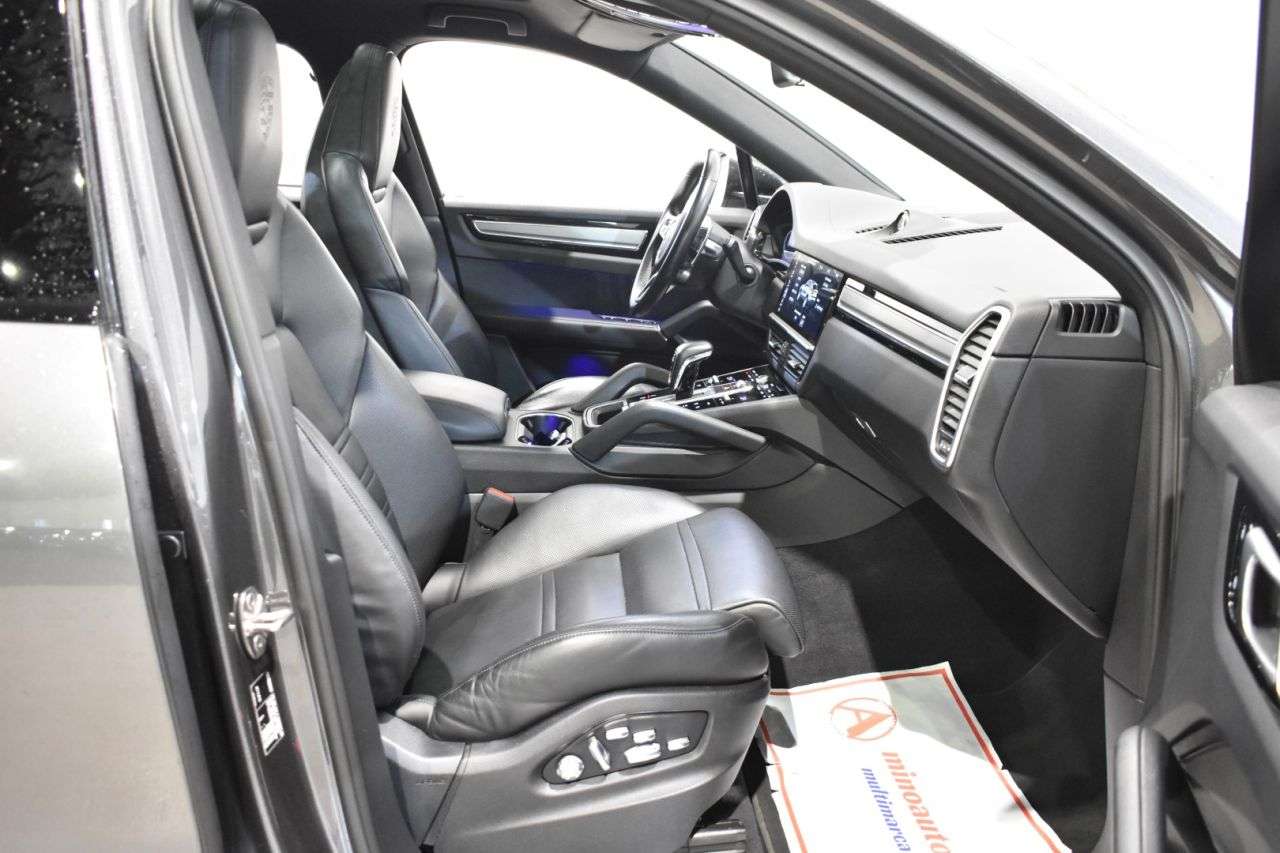 PORSCHE CAYENNE COUP� en Minoautos