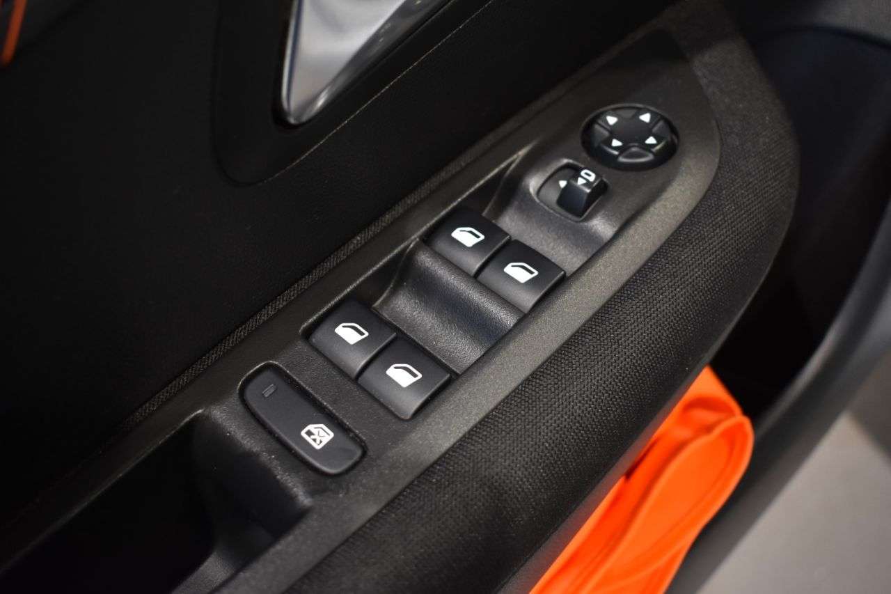 PEUGEOT 208 en Minoautos