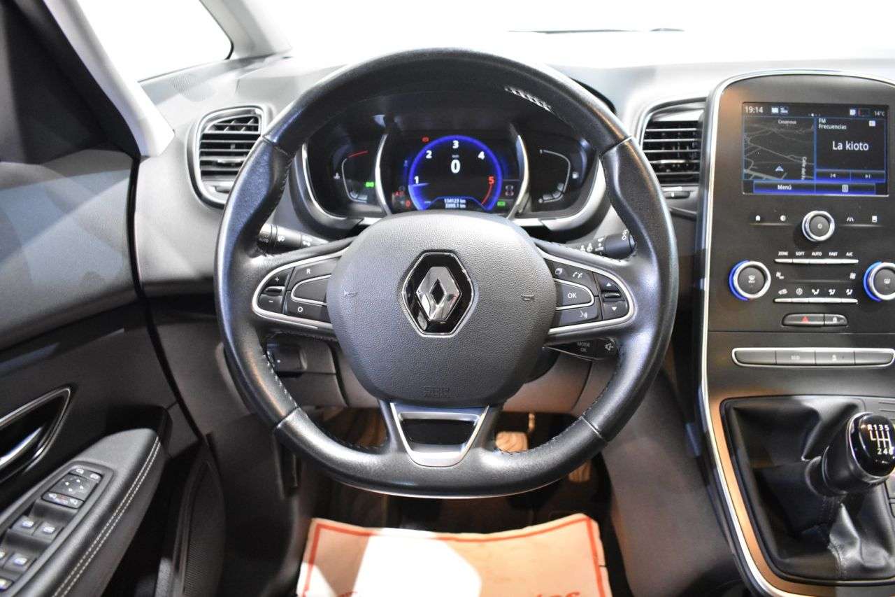 RENAULT GRAND SCENIC en Minoautos