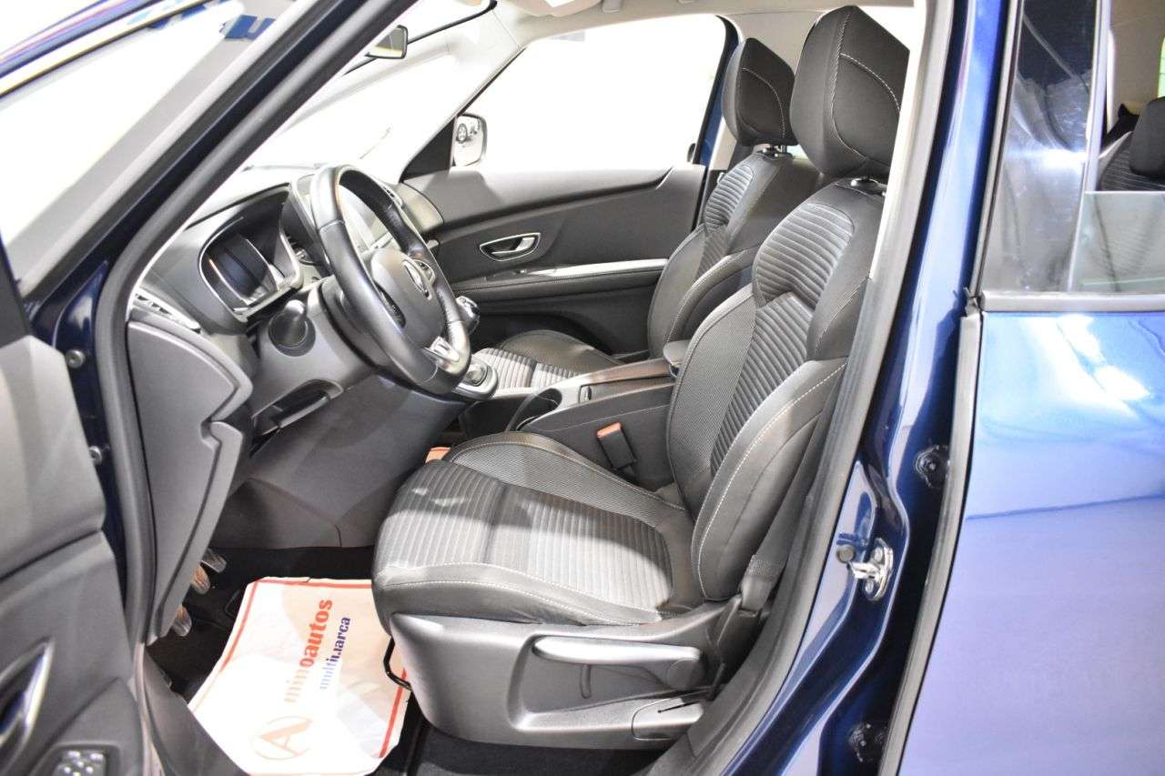 RENAULT GRAND SCENIC en Minoautos