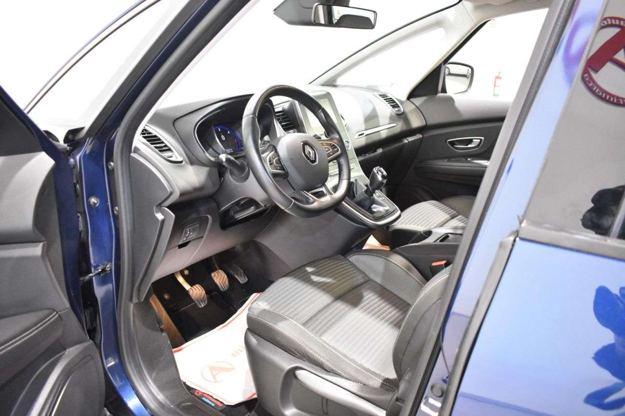 RENAULT GRAND SCENIC en Minoautos