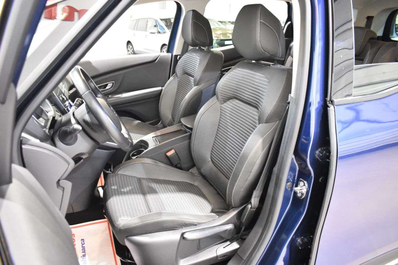 RENAULT GRAND SCENIC en Minoautos