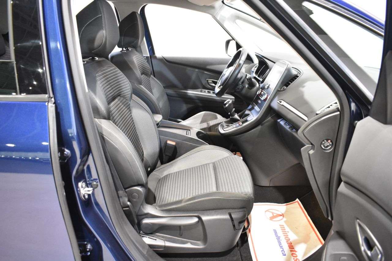 RENAULT GRAND SCENIC en Minoautos