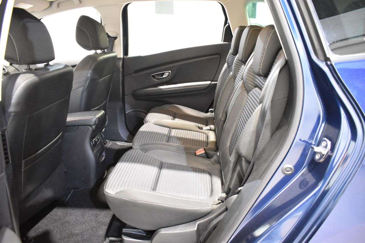 RENAULT GRAND SCENIC en Minoautos