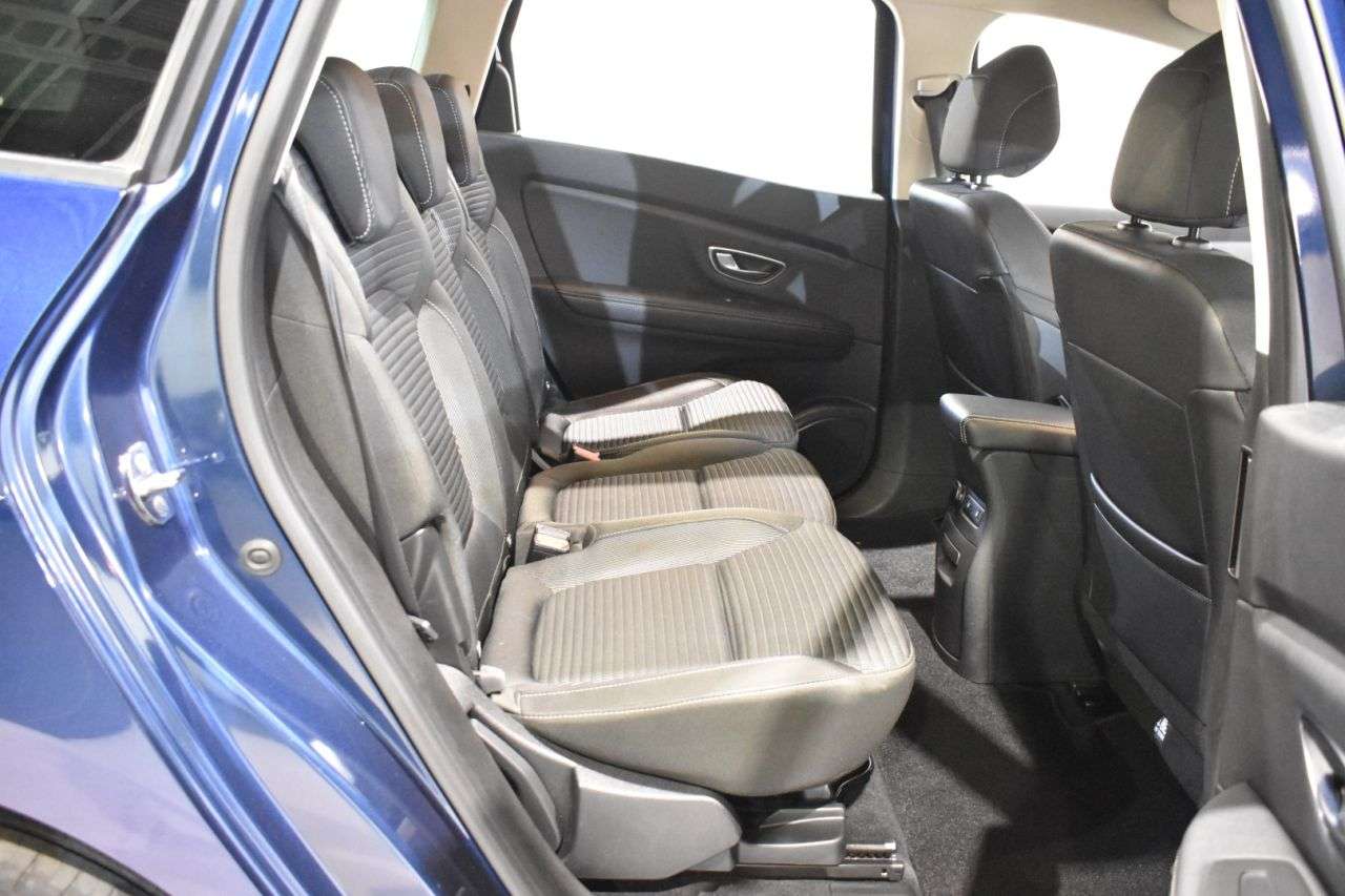 RENAULT GRAND SCENIC en Minoautos