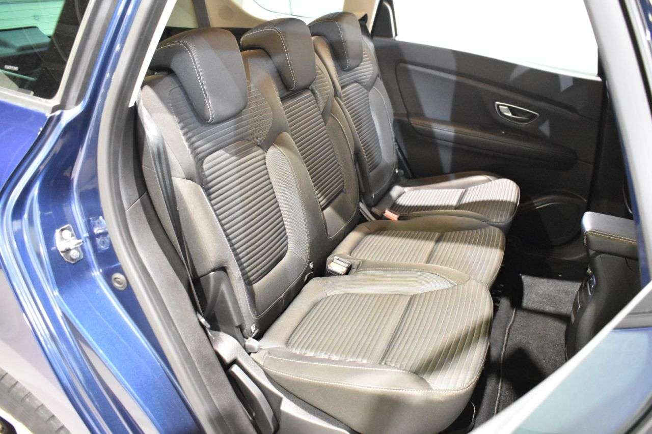 RENAULT GRAND SCENIC en Minoautos