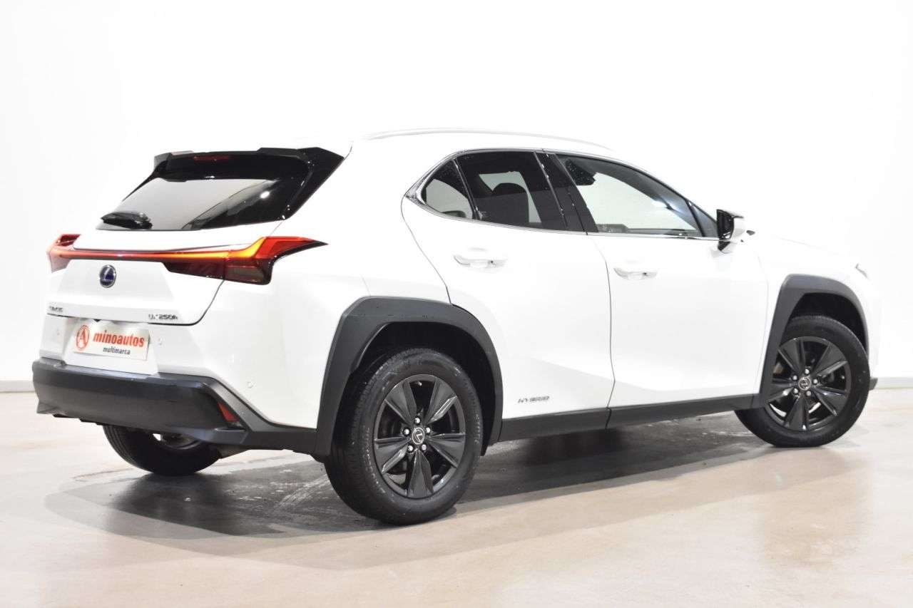 LEXUS UX en Minoautos