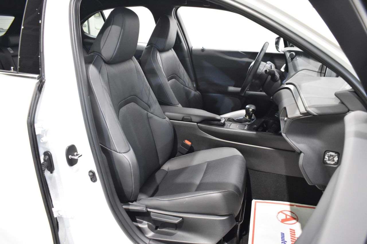 LEXUS UX en Minoautos