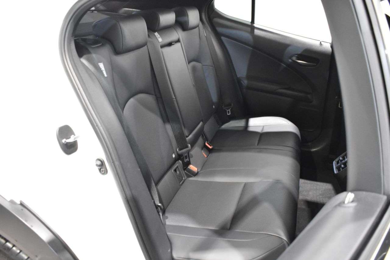 LEXUS UX en Minoautos