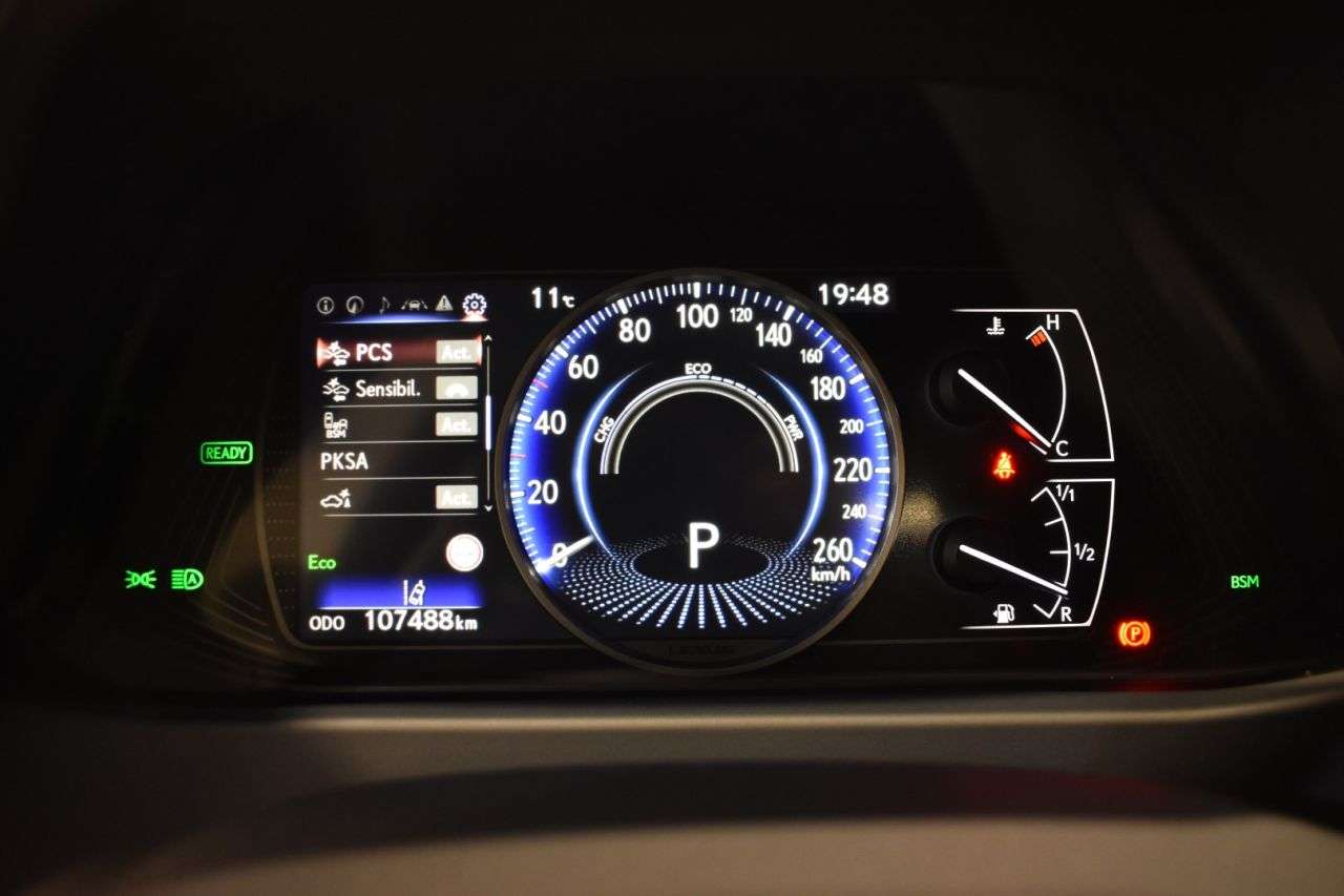 LEXUS UX en Minoautos