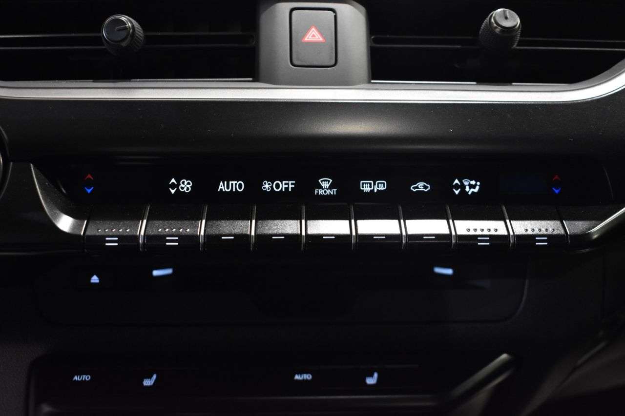 LEXUS UX en Minoautos