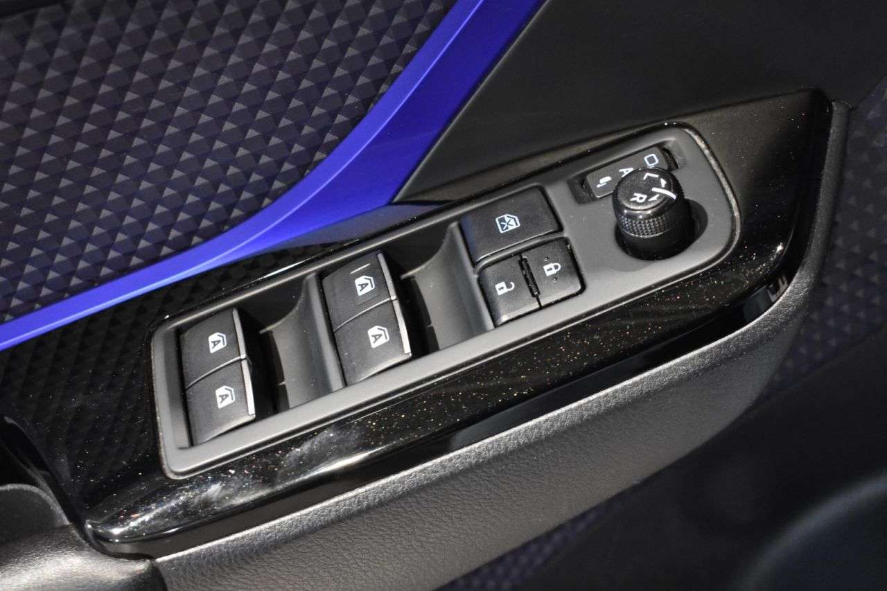 TOYOTA C-HR en Minoautos