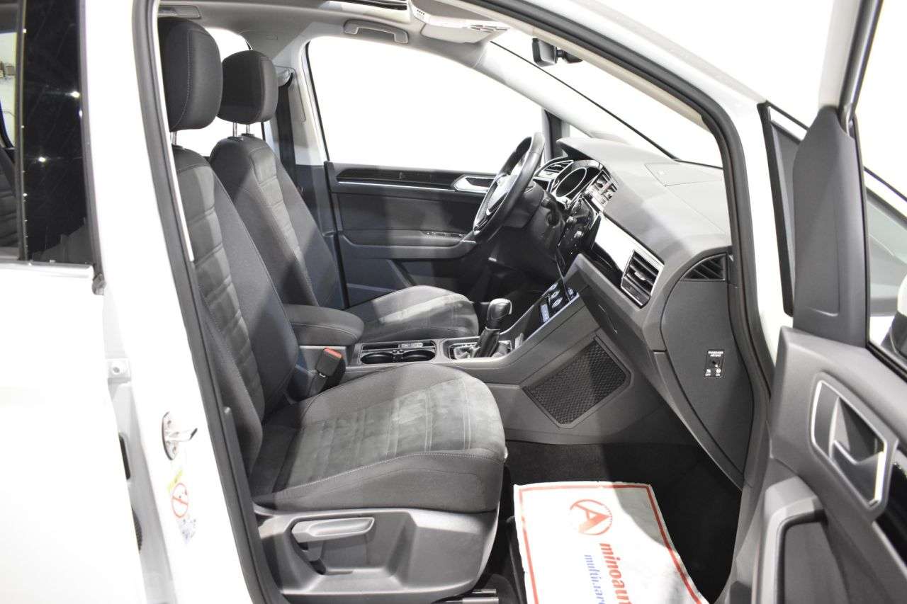 VW TOURAN en Minoautos