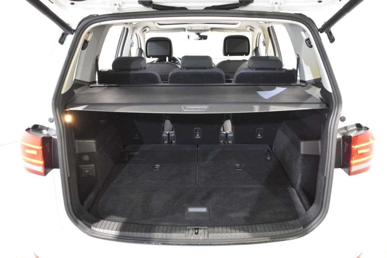 VW TOURAN en Minoautos