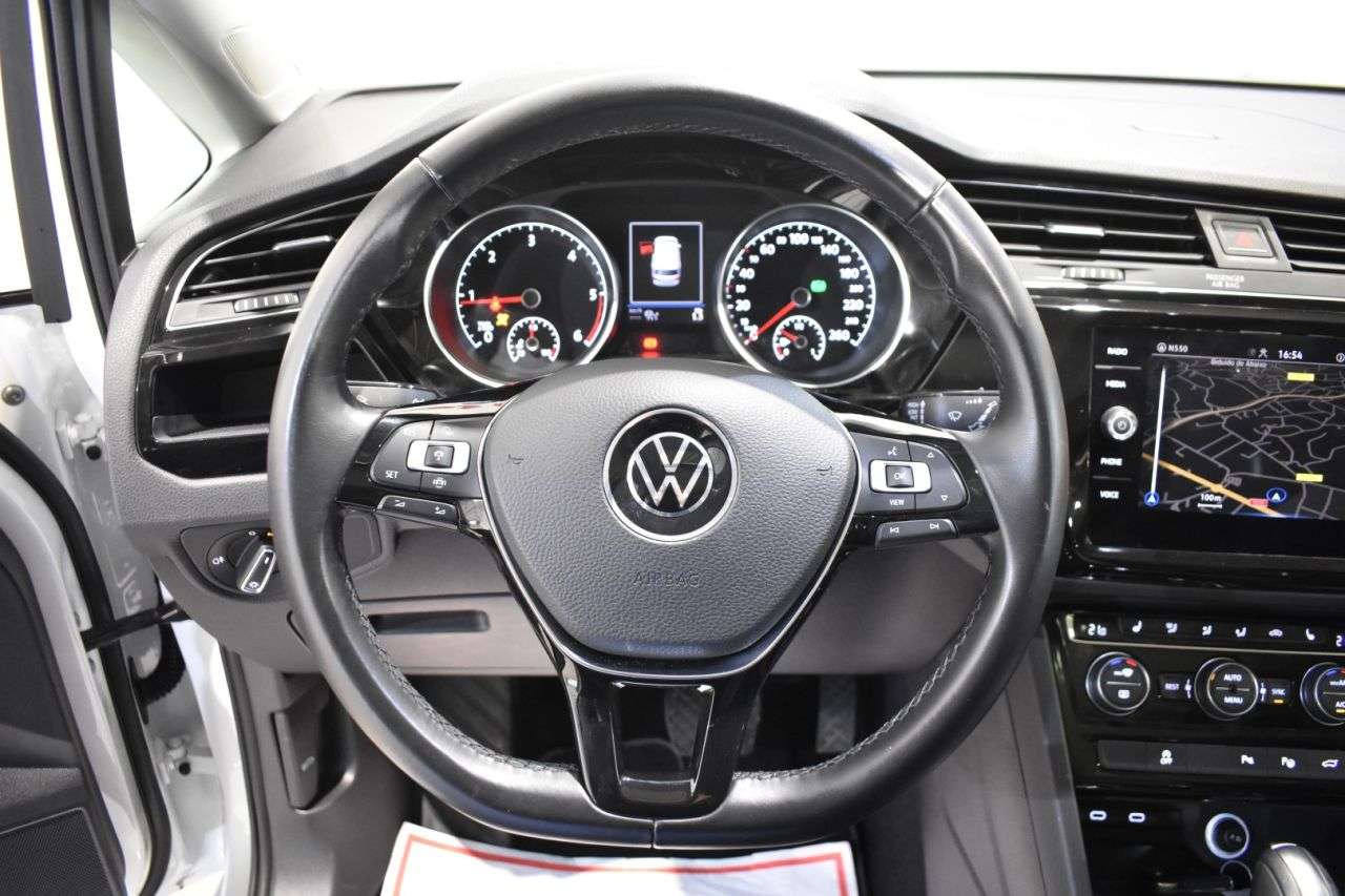 VW TOURAN en Minoautos