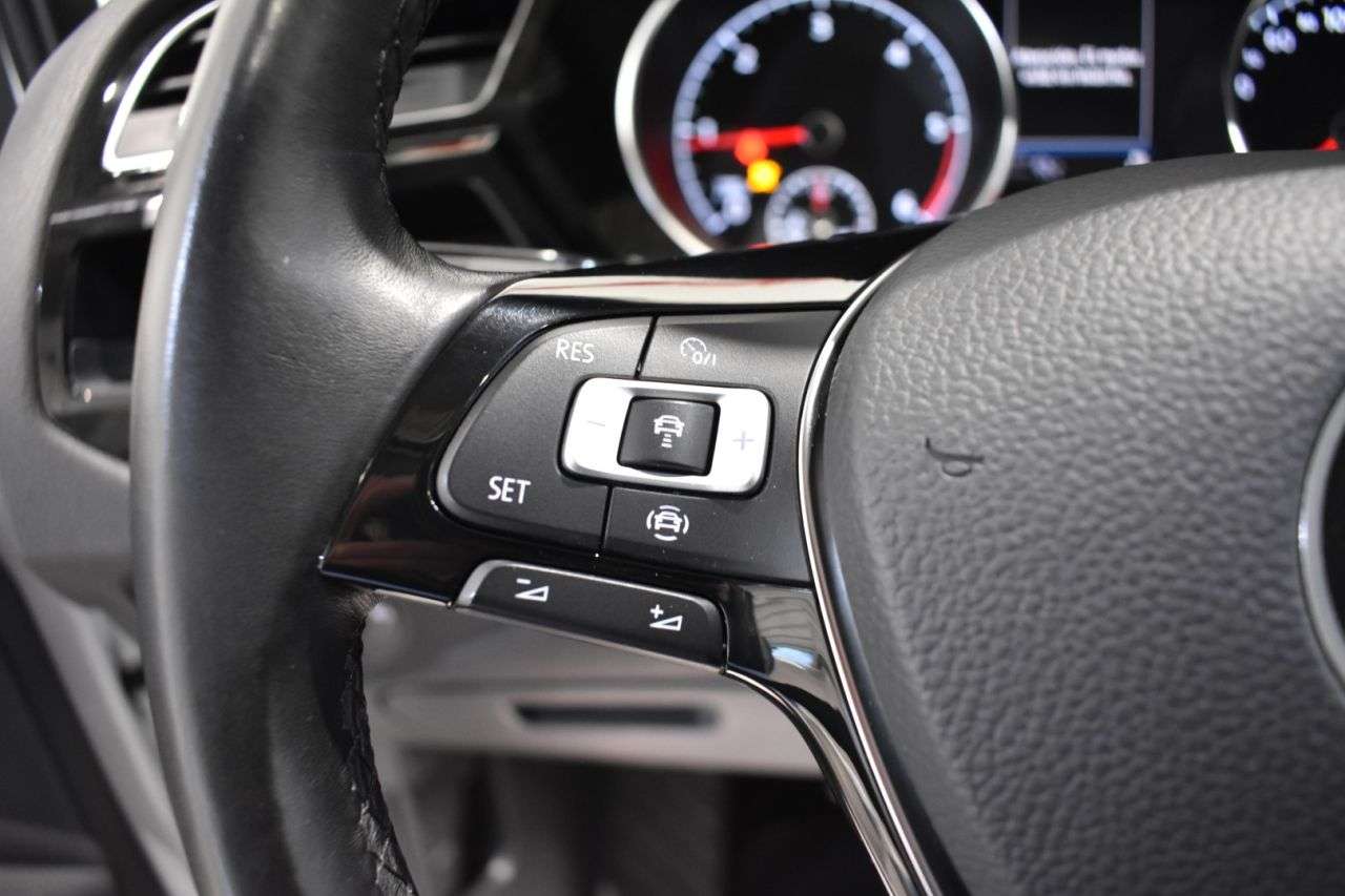 VW TOURAN en Minoautos