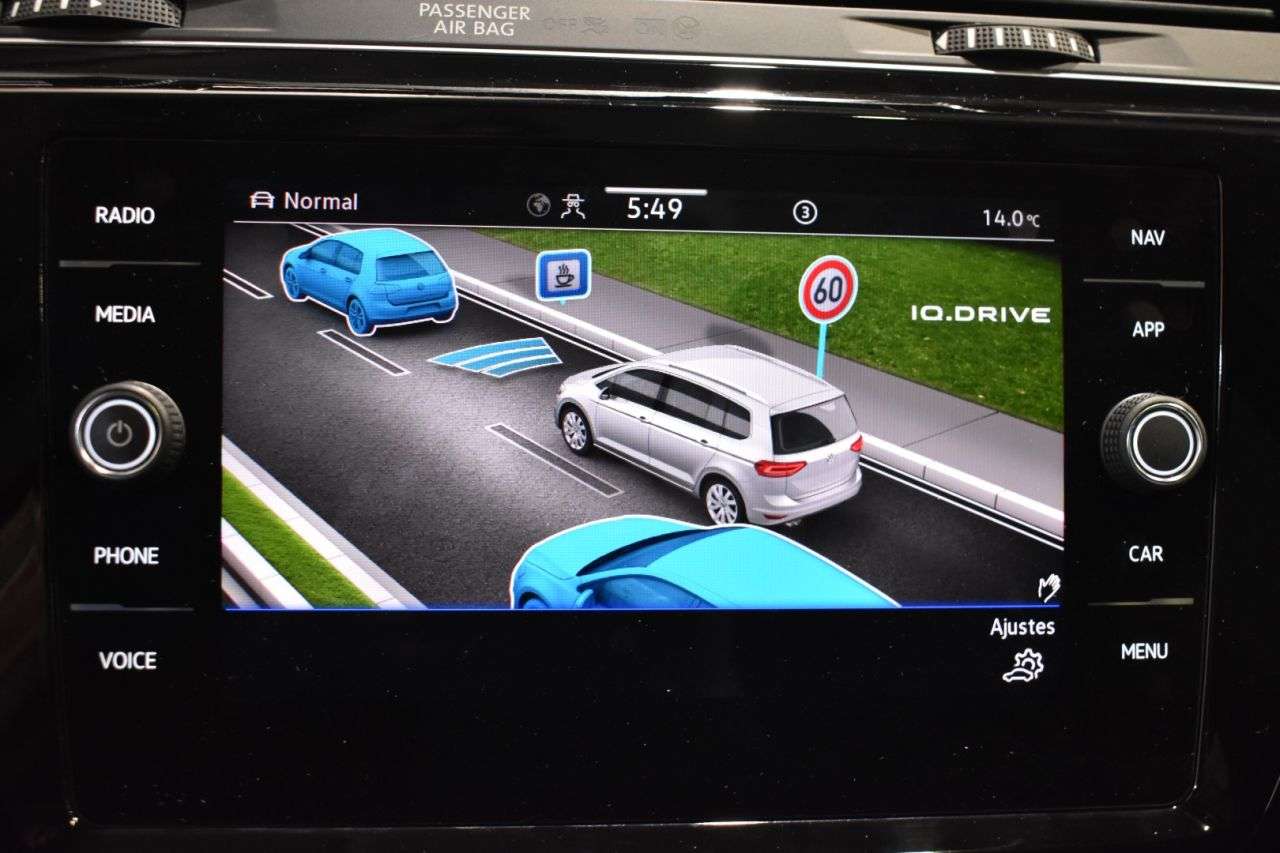 VW TOURAN en Minoautos