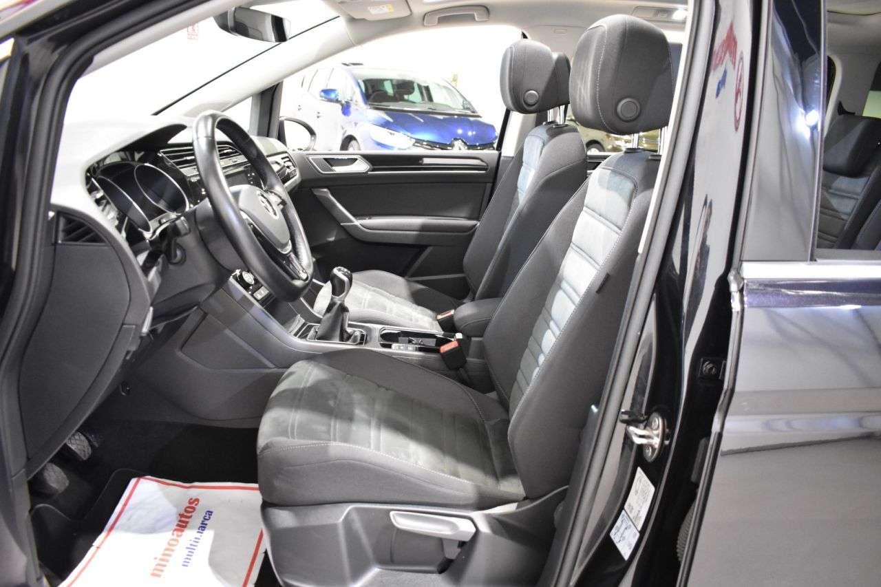 VW TOURAN en Minoautos