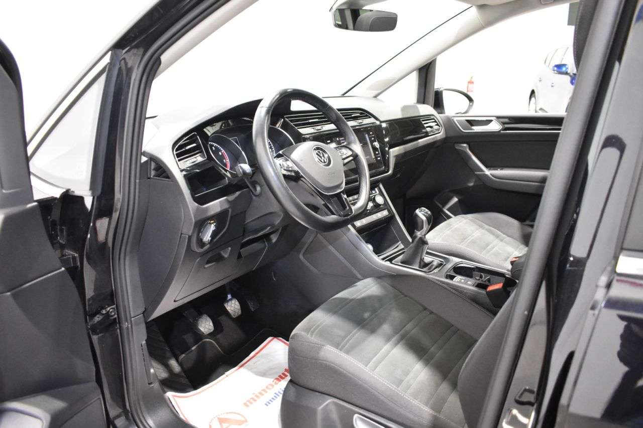 VW TOURAN en Minoautos