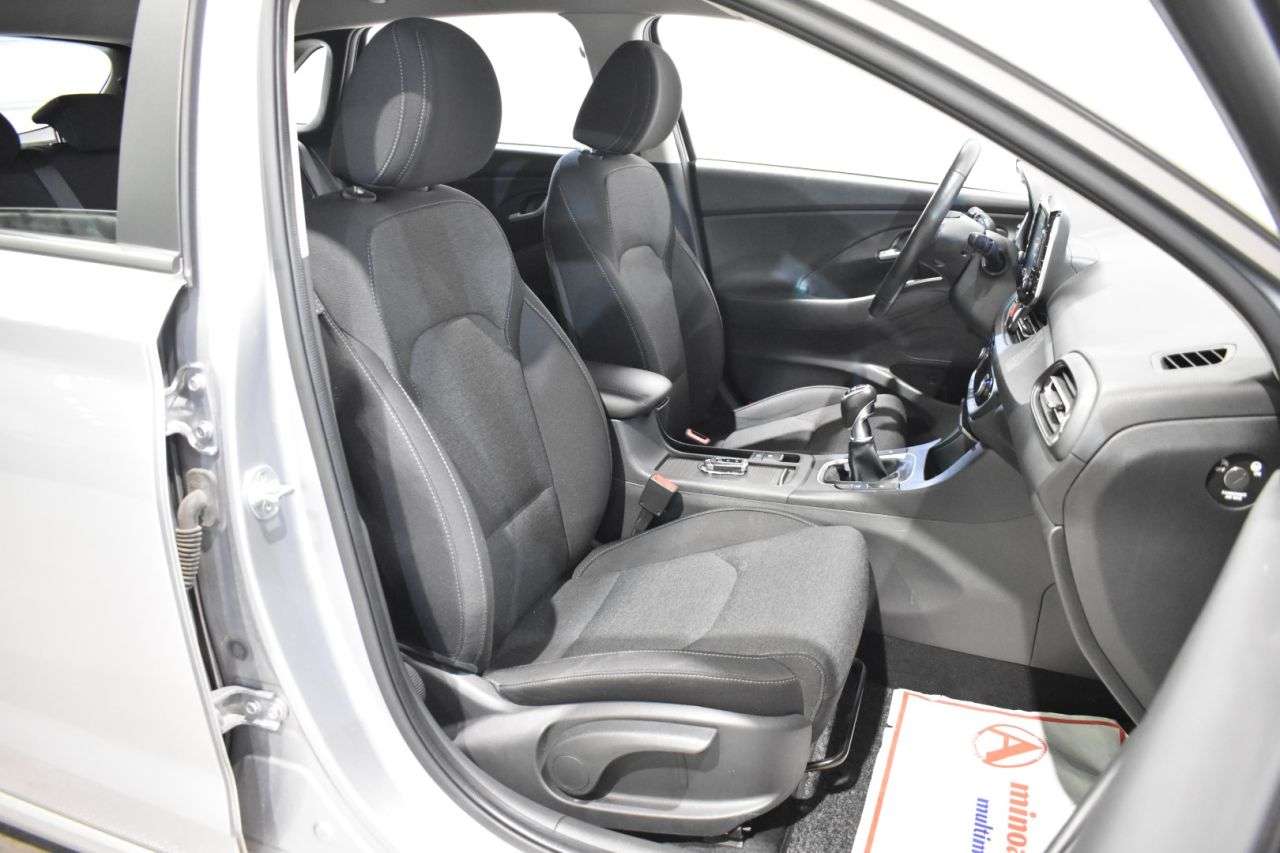 HYUNDAI I30 en Minoautos