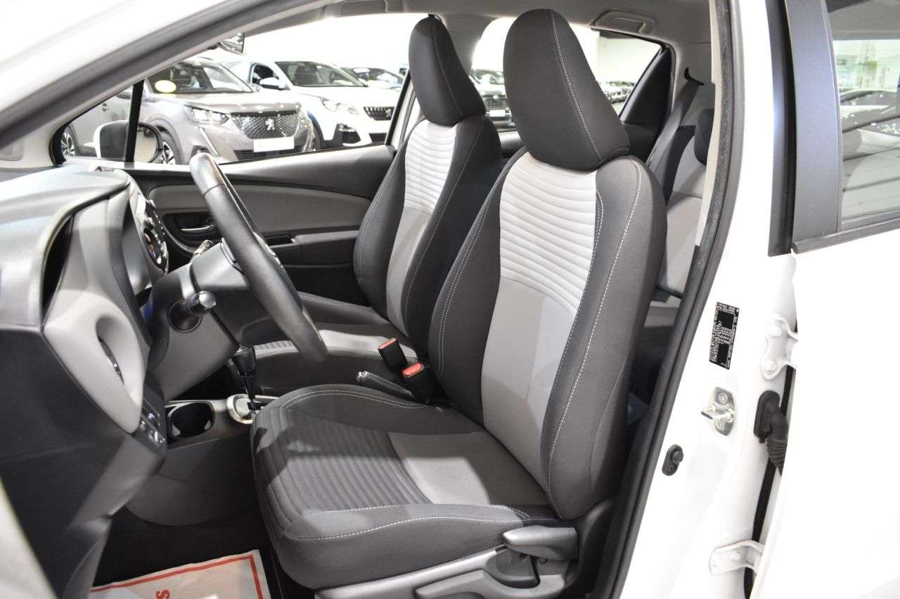 TOYOTA YARIS en Minoautos