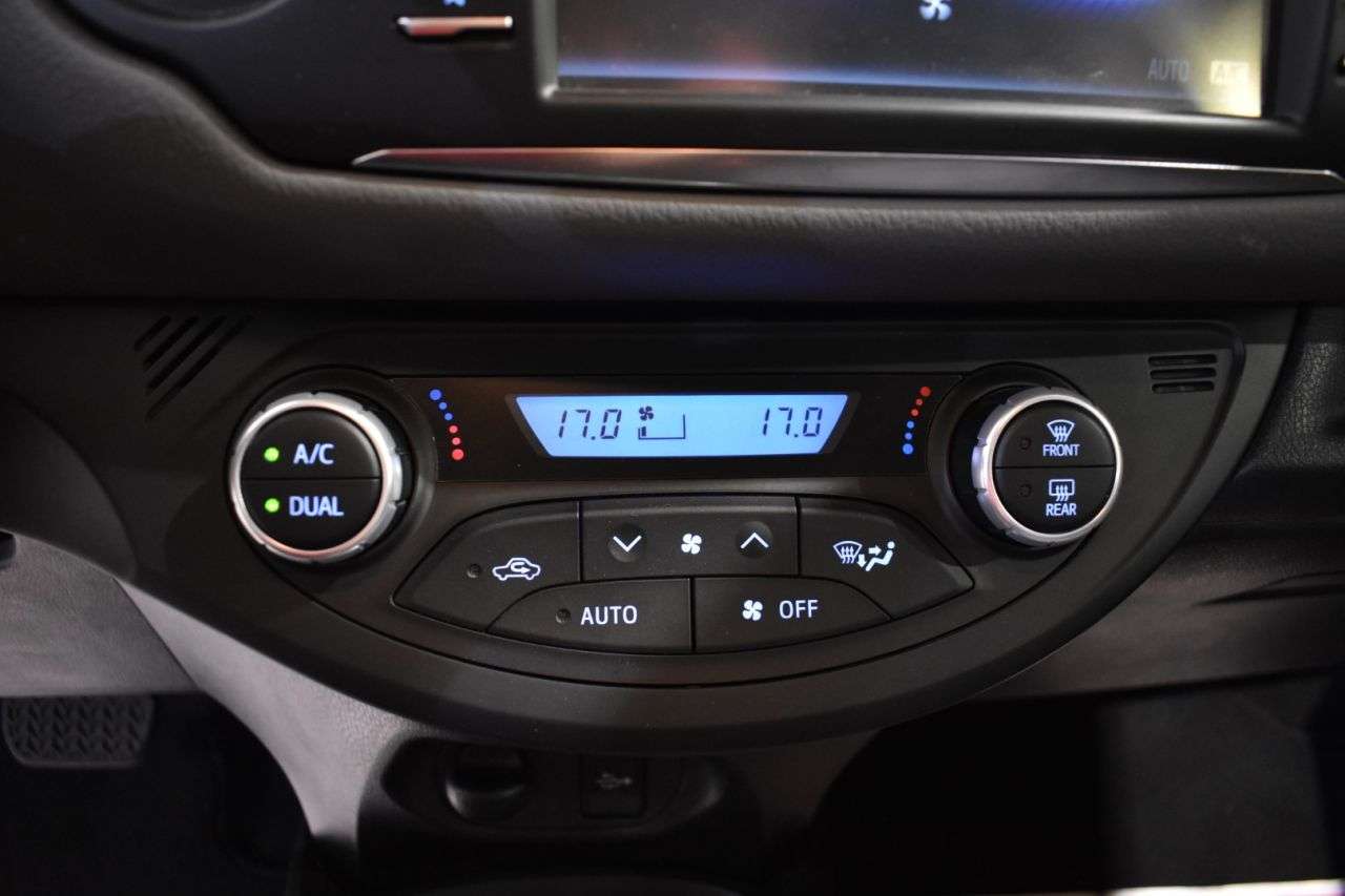 TOYOTA YARIS en Minoautos