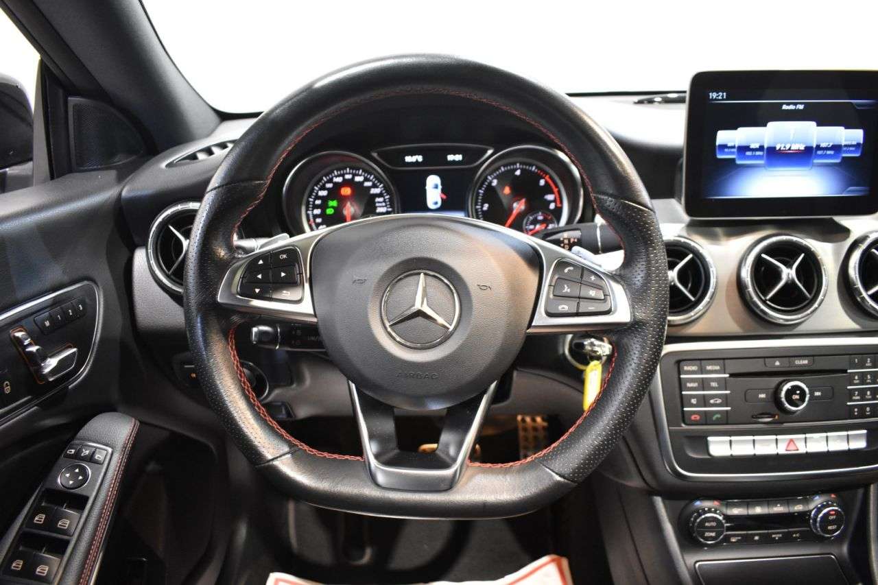 MERCEDES-BENZ CLASE CLA en Minoautos