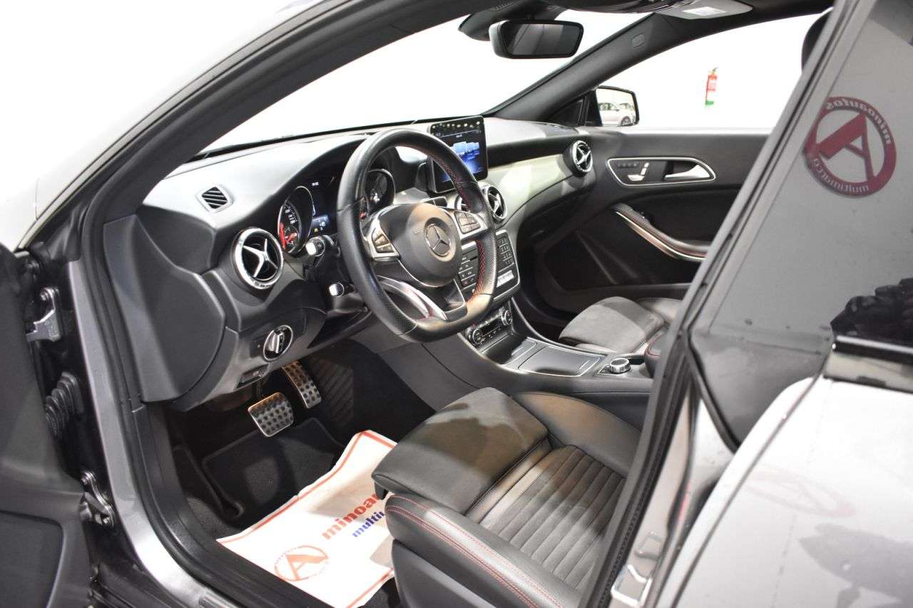MERCEDES-BENZ CLASE CLA en Minoautos