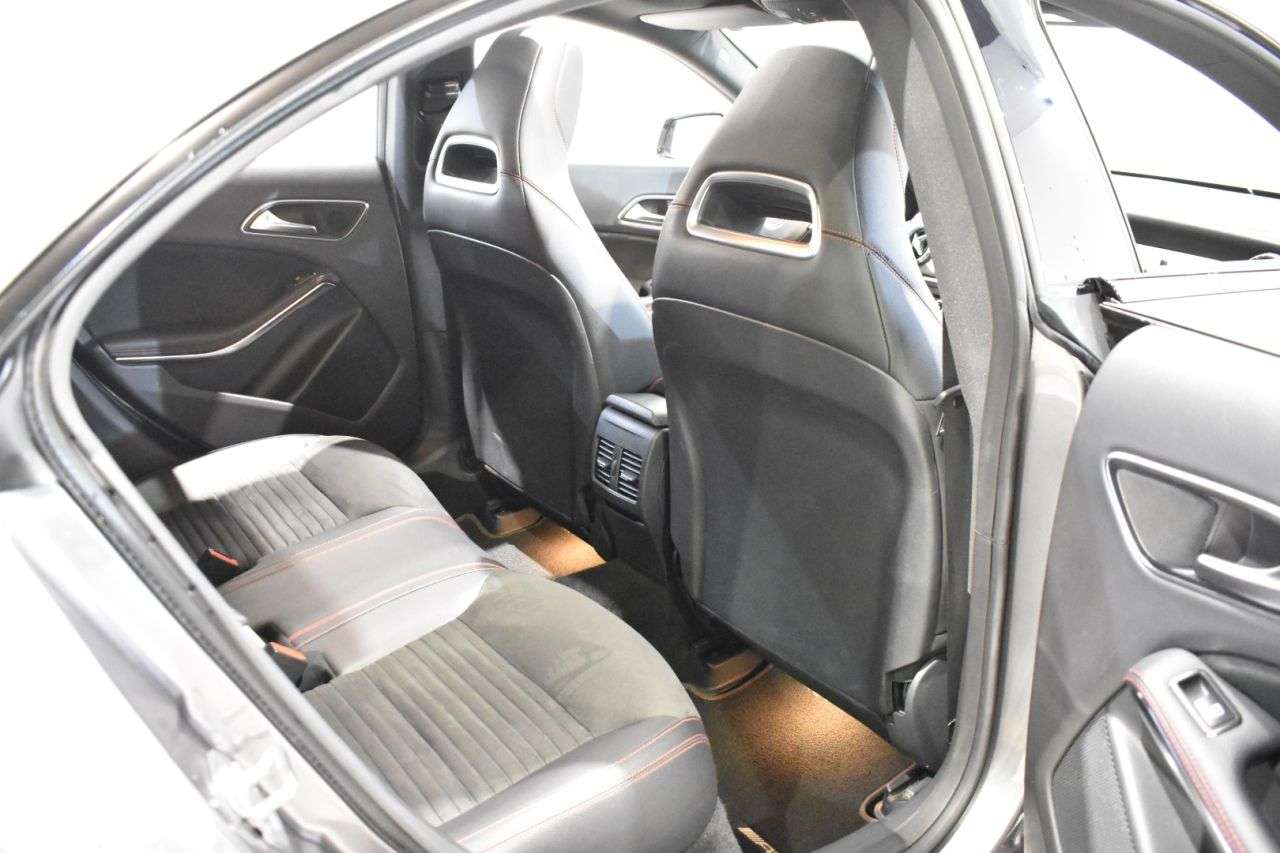 MERCEDES-BENZ CLASE CLA en Minoautos