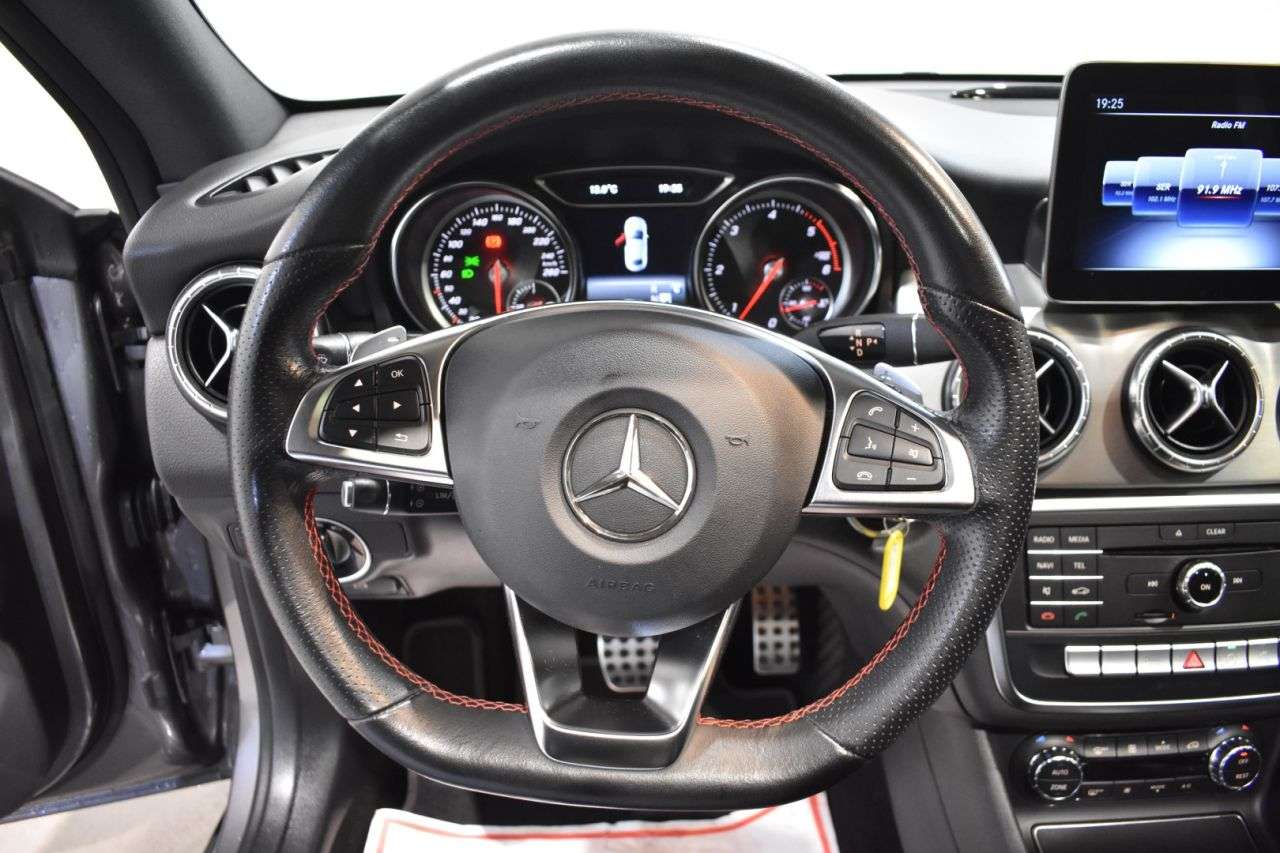 MERCEDES-BENZ CLASE CLA en Minoautos