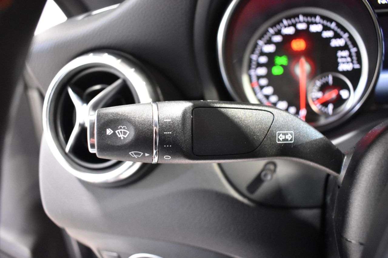 MERCEDES-BENZ CLASE CLA en Minoautos