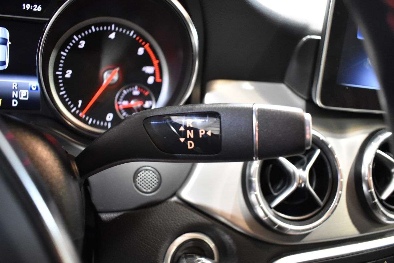 MERCEDES-BENZ CLASE CLA en Minoautos