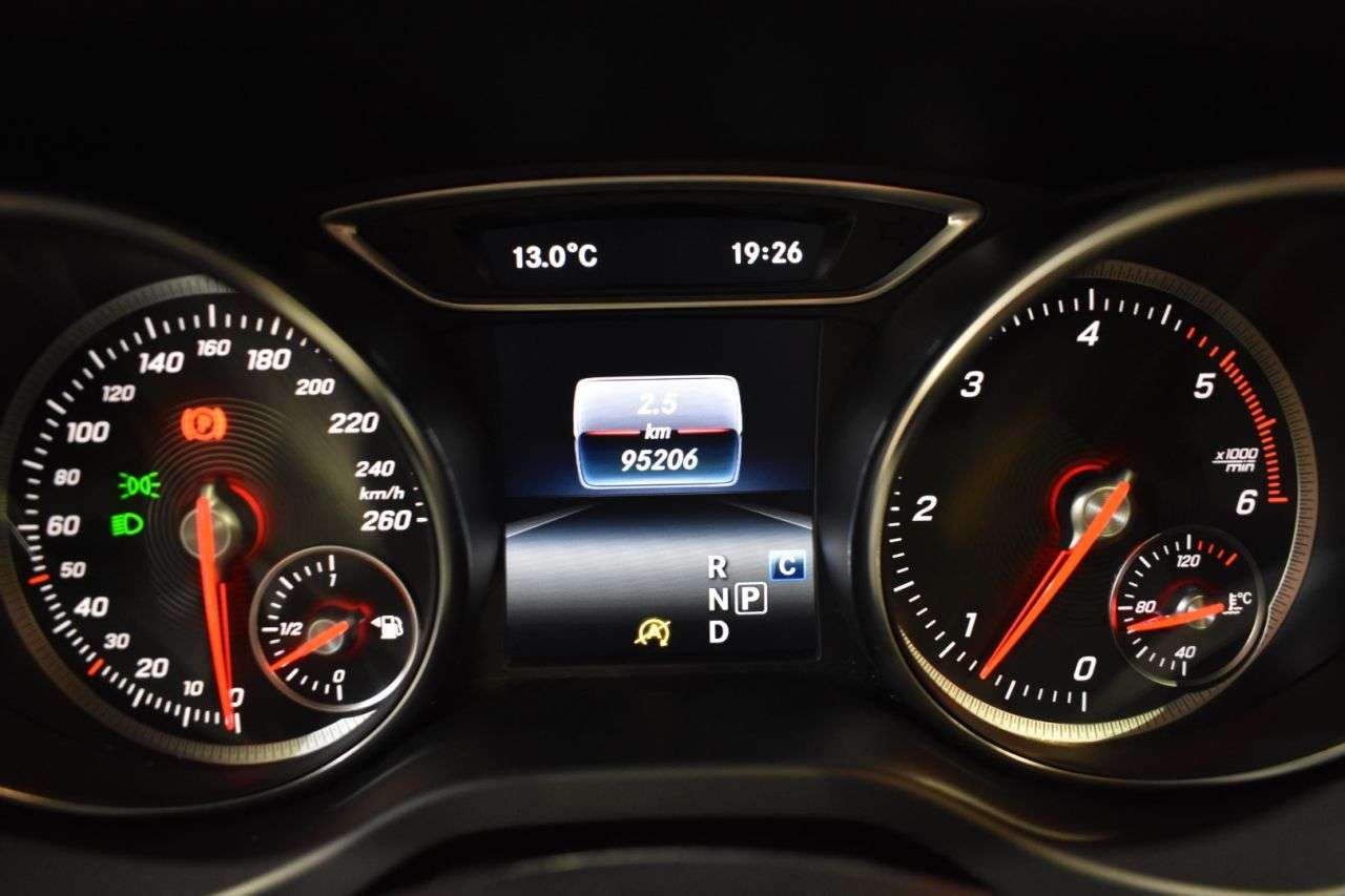 MERCEDES-BENZ CLASE CLA en Minoautos