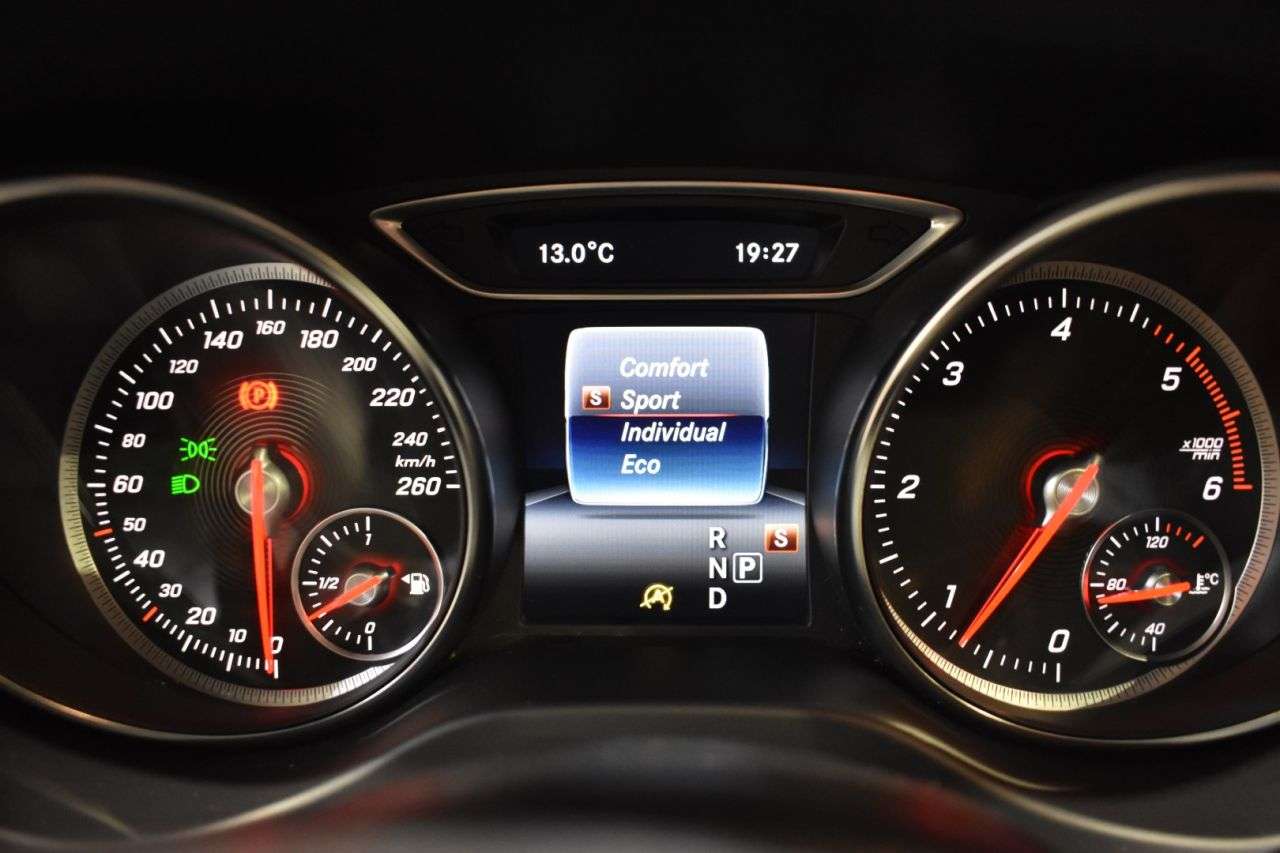 MERCEDES-BENZ CLASE CLA en Minoautos