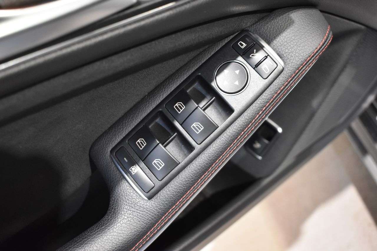 MERCEDES-BENZ CLASE CLA en Minoautos