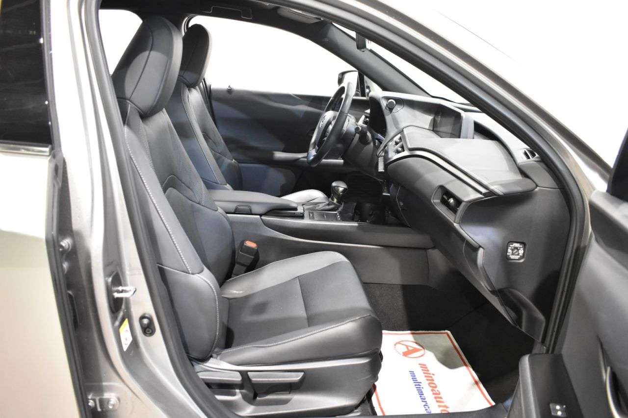 LEXUS UX en Minoautos