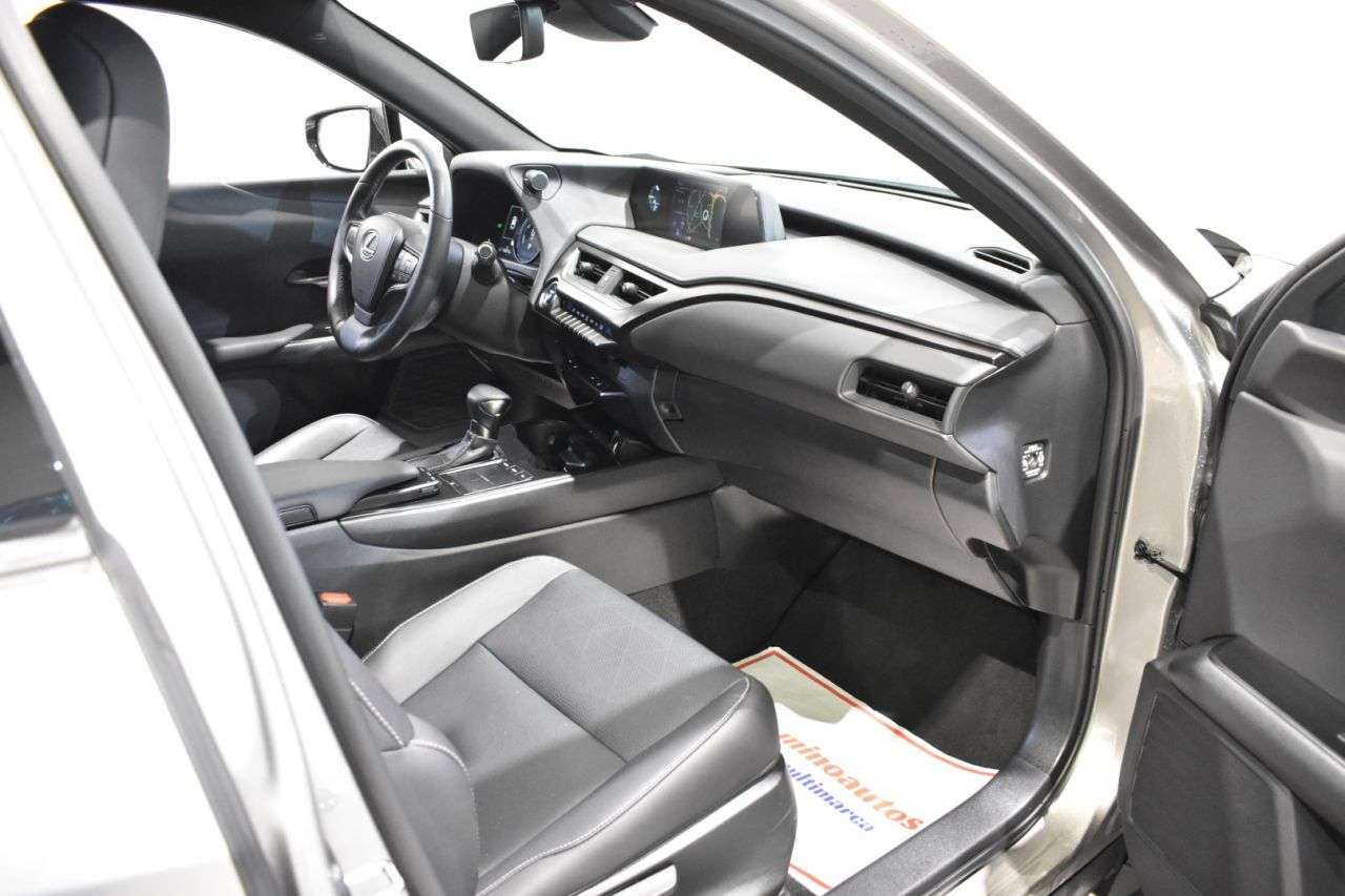 LEXUS UX en Minoautos