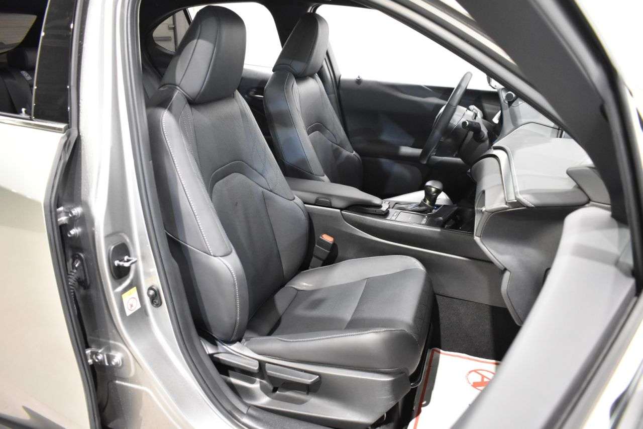 LEXUS UX en Minoautos