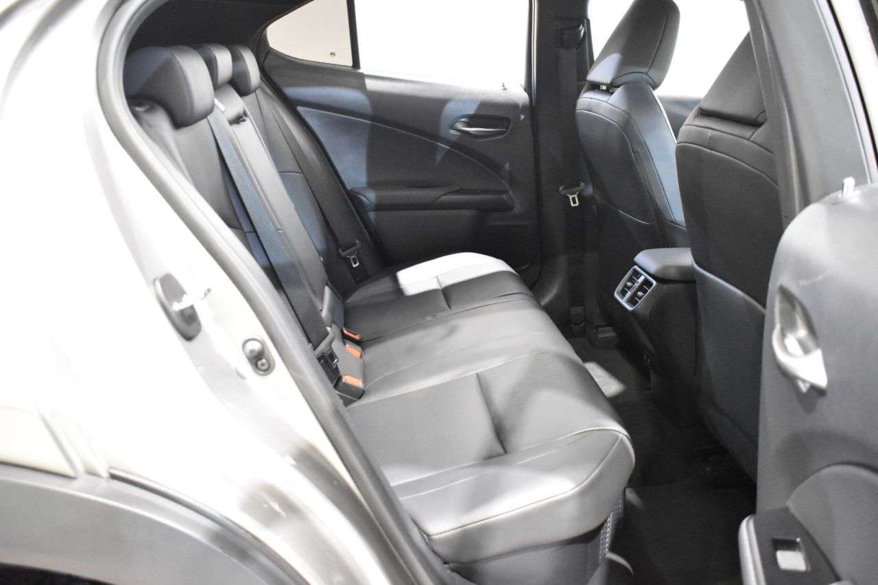 LEXUS UX en Minoautos