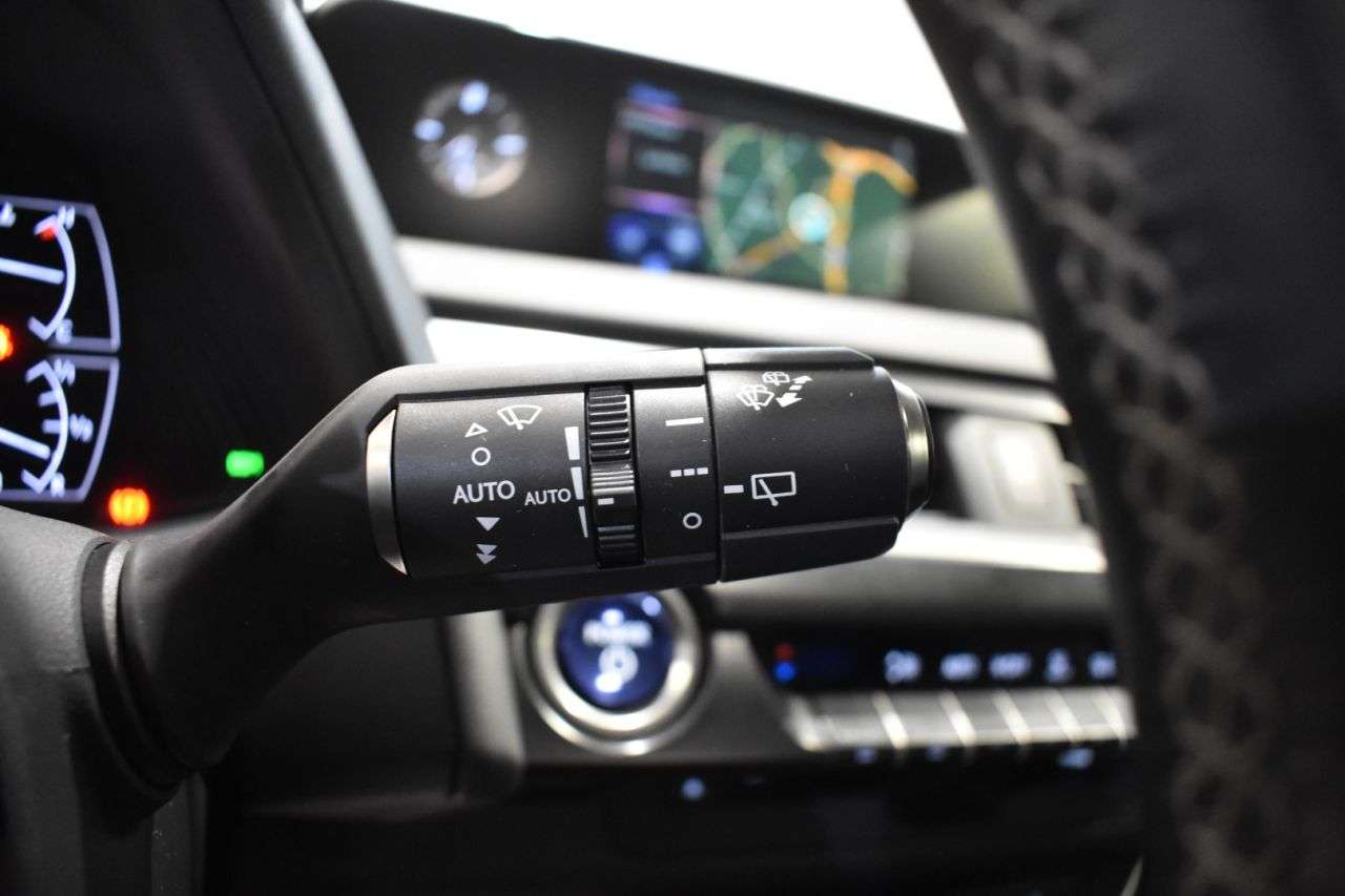 LEXUS UX en Minoautos