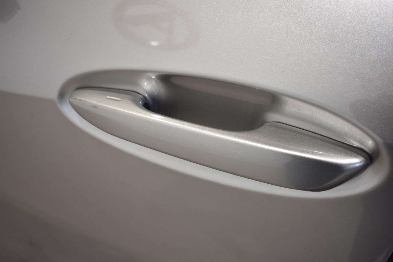 LEXUS UX en Minoautos