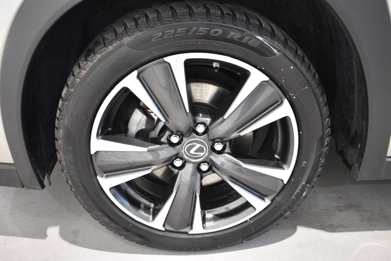 LEXUS UX en Minoautos