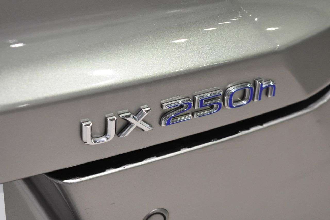 LEXUS UX en Minoautos