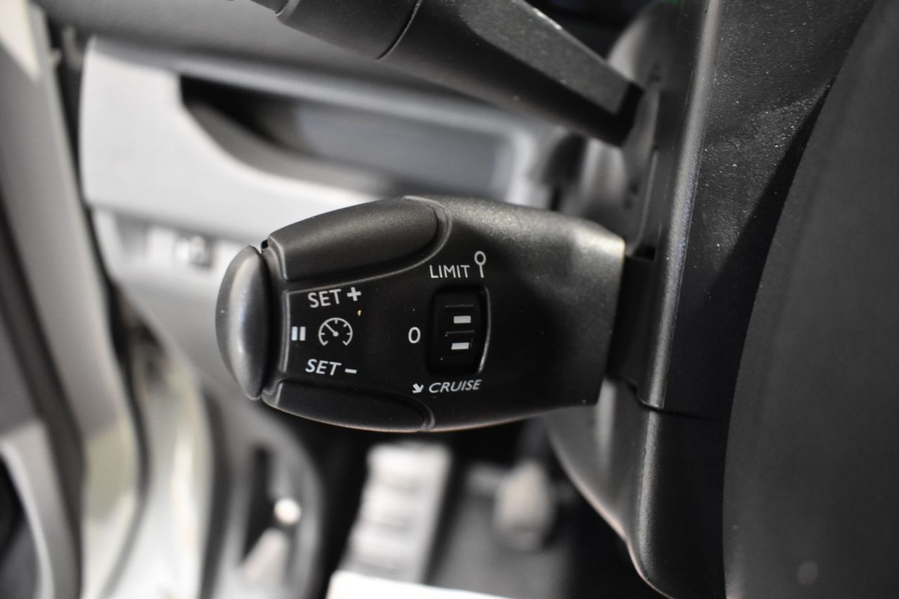 PEUGEOT EXPERT en Minoautos