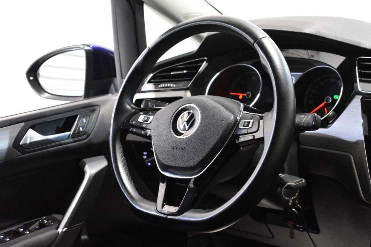 VW TOURAN en Minoautos