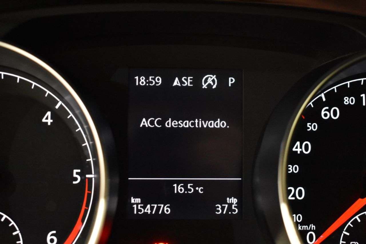 VW TOURAN en Minoautos