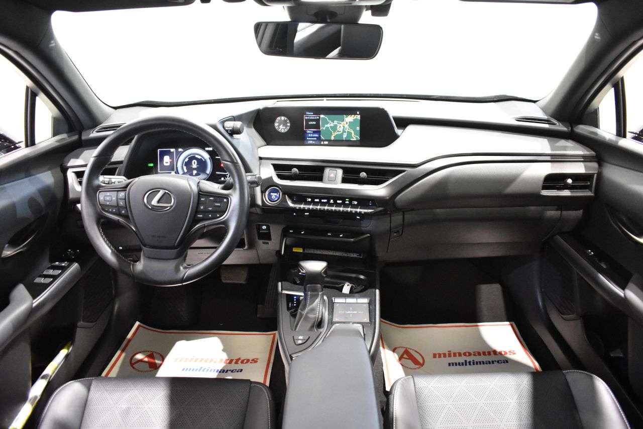 LEXUS UX en Minoautos