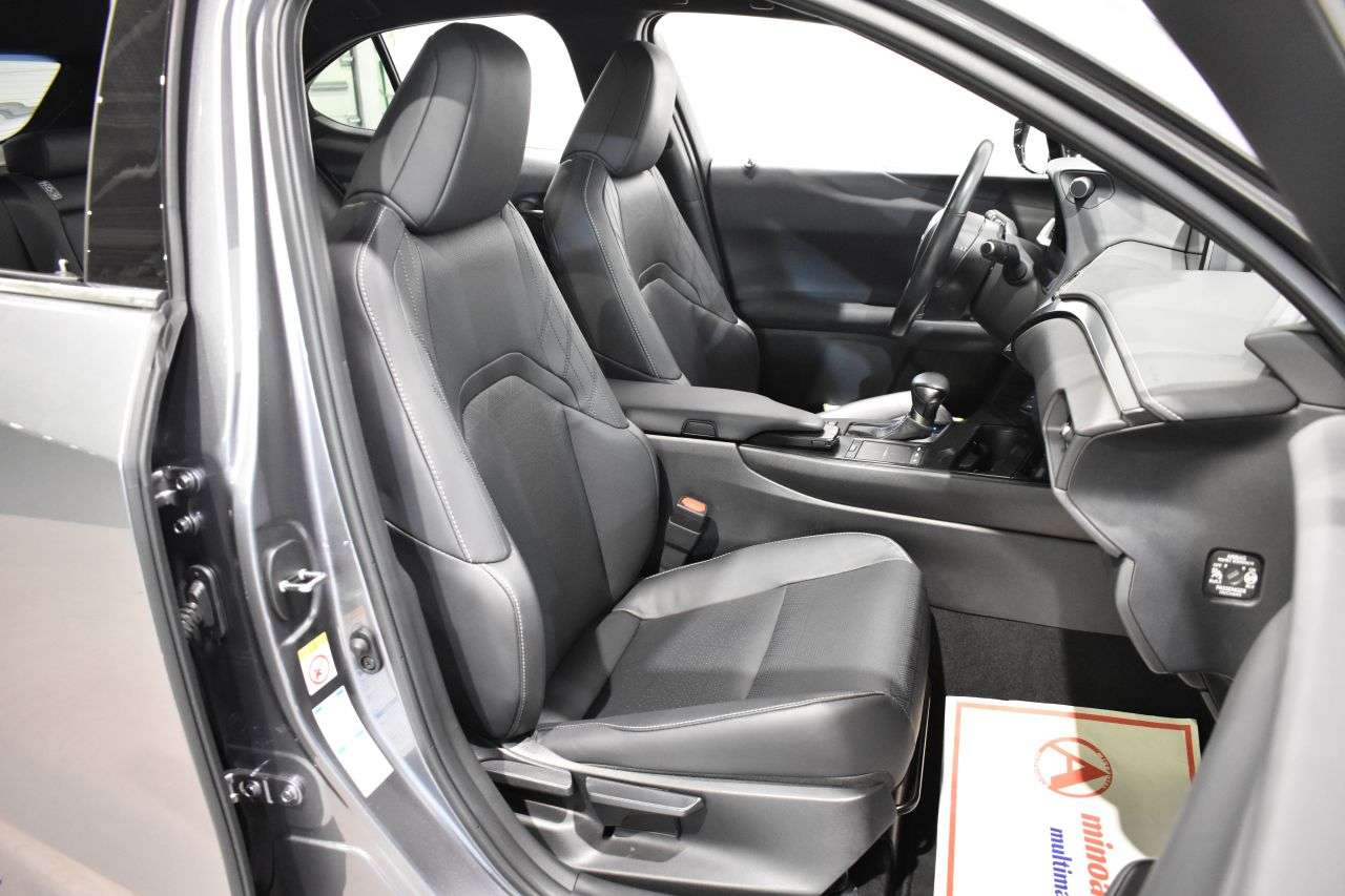 LEXUS UX en Minoautos